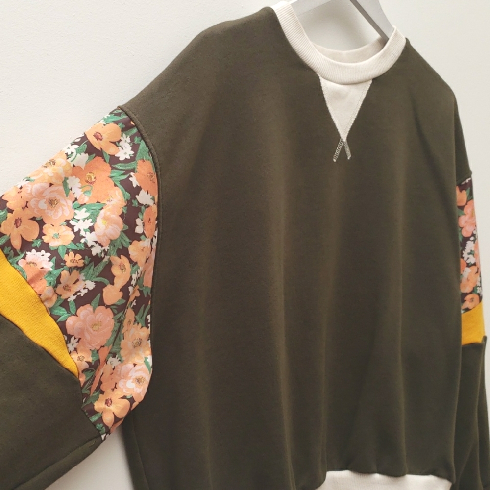 Zara Crew Neck Sweatshirt With Floral Design Sleeves Women's Size Medium - Picture 2 of 11